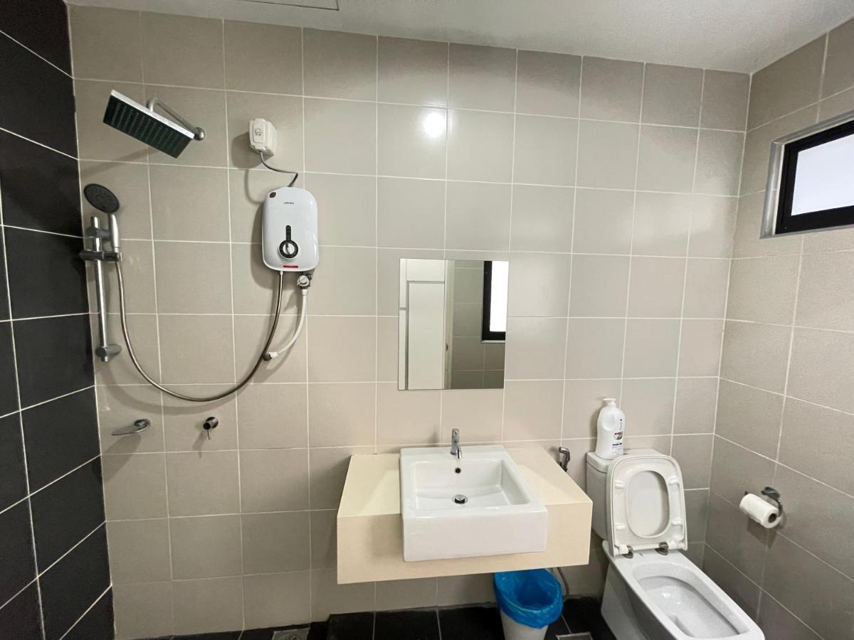 Meridin Medini By Wp Homestay Nusajaya  Extérieur photo